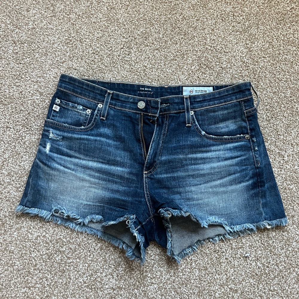 Gently worn AG ED denim shorts.